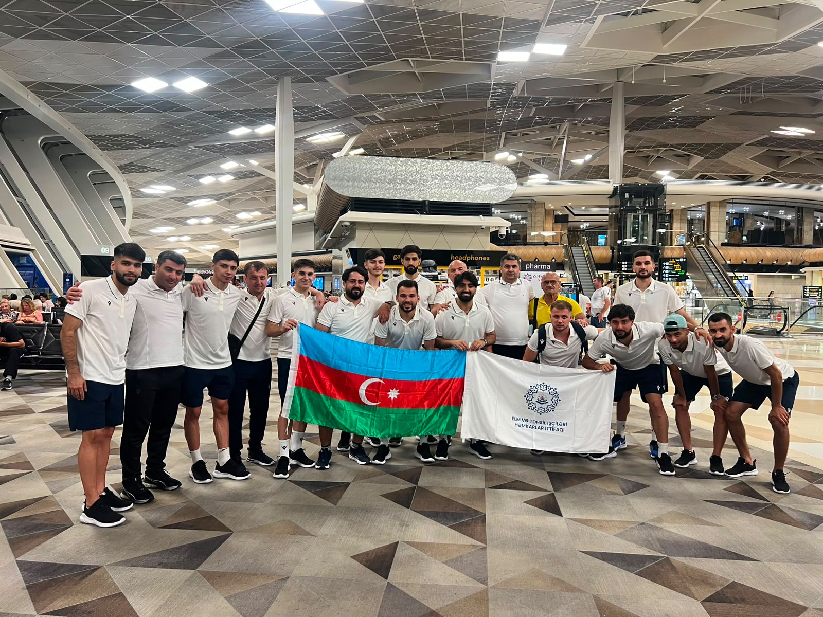 Azərbaycan universitet komandası ilk oyunda qalib gəldi-FOTO