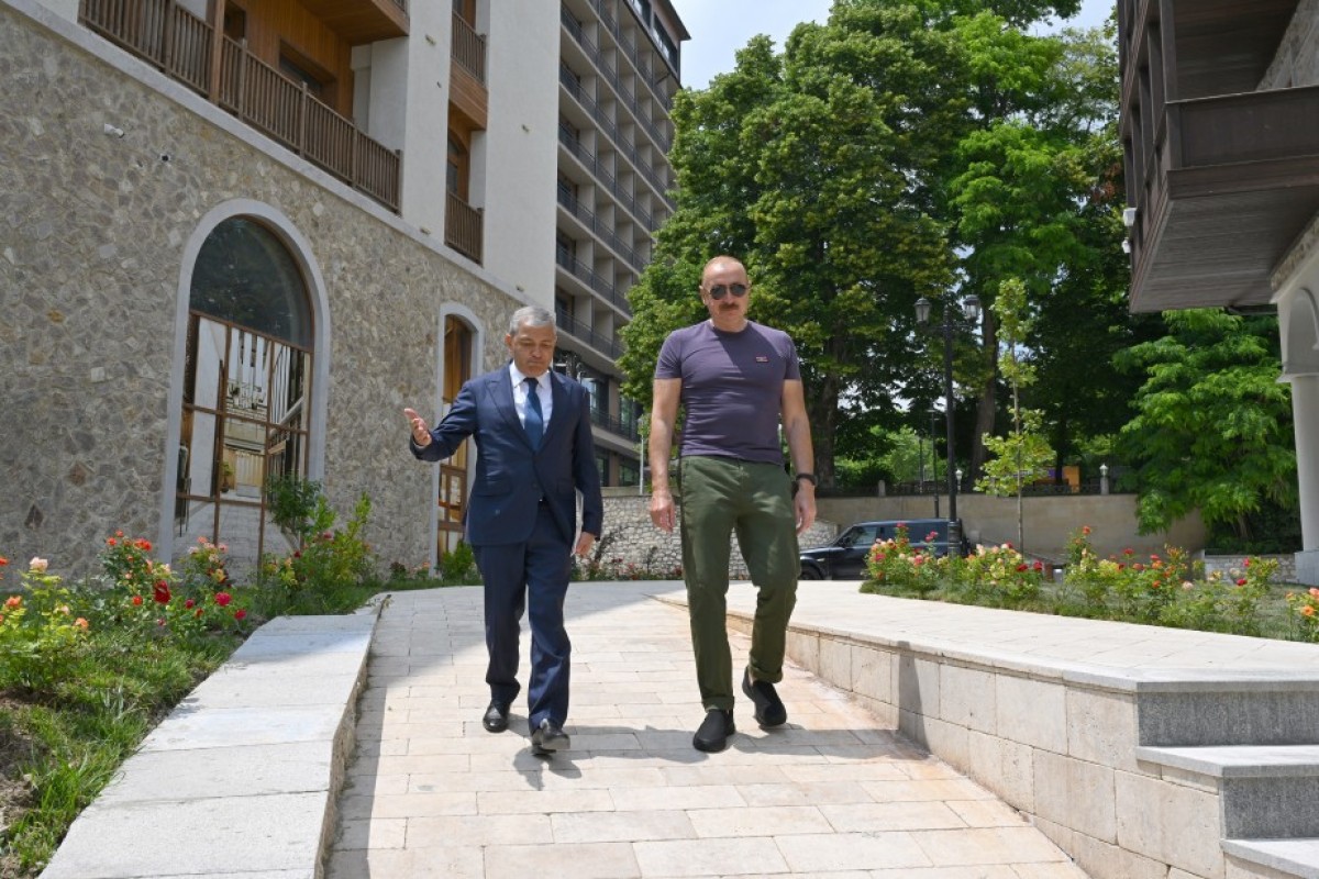 Prezident Şuşada görülən işlərlə tanış olub