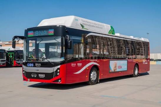 Bakıda avtobusda qalmaqal: Sürücü sərnişinləri yolda qoydu