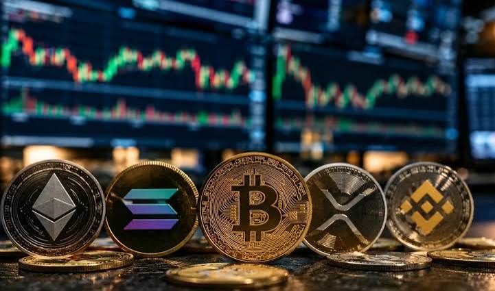 Kriptovalyuta bazarında eniş: Bitcoin və Ethereum dəyər itirdi