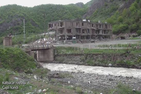Kəlbəcərdə çaya düşən 10 yaşlı uşağın axtarışları aparılır