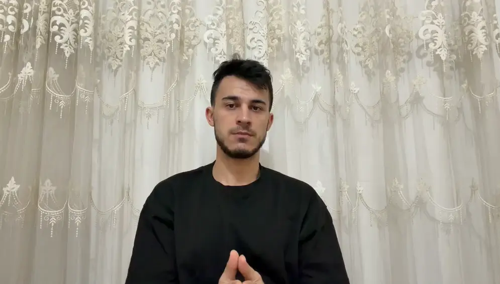 Avtomobil almaq istəyirdi, minlərlə manatından oldu – Video