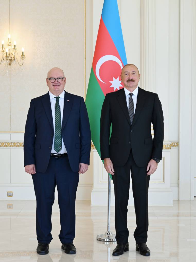 İlham Əliyev Böyük Britaniyanın yeni səfirini qəbul edib-FOTO