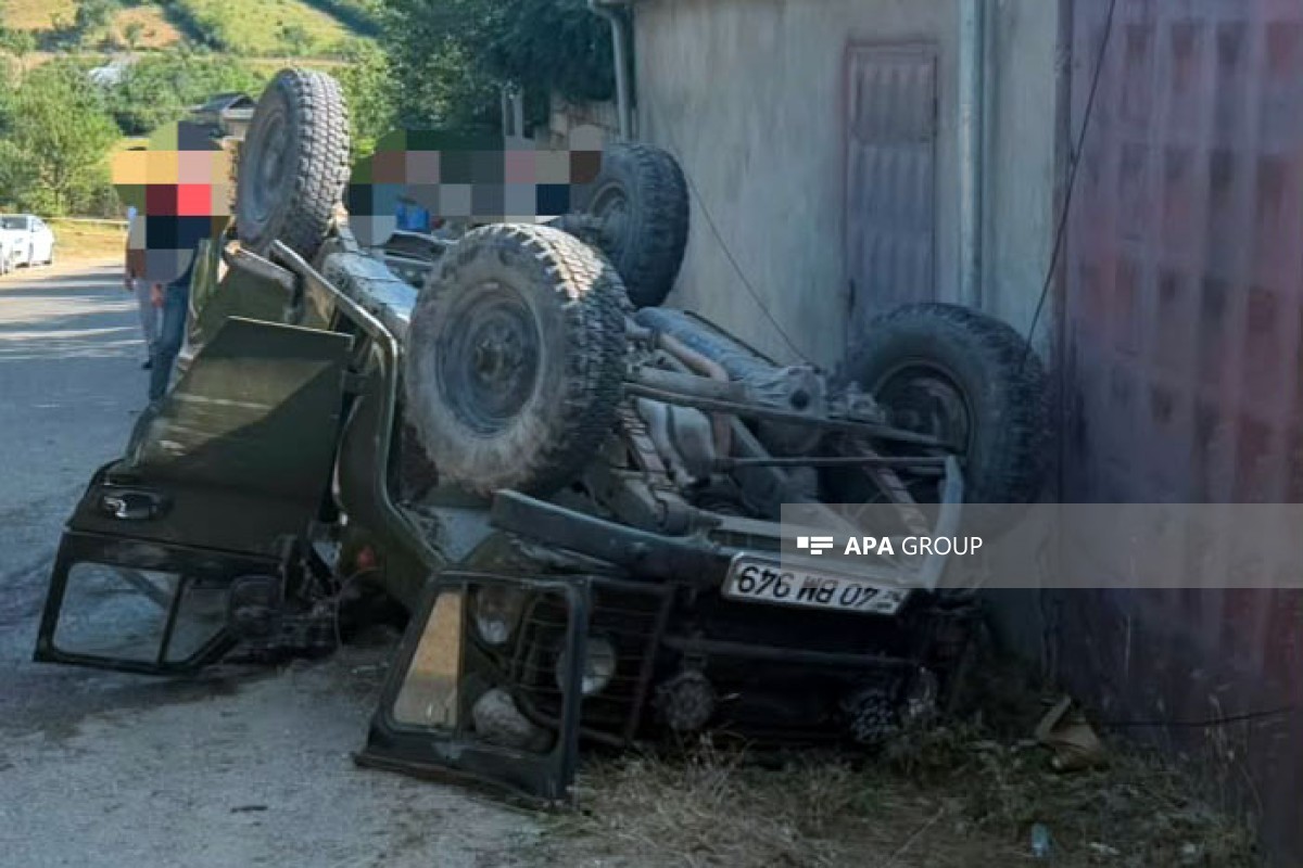 Qubada UAZ aşdı, yaralılardan birinin vəziyyəti orta ağırdır
