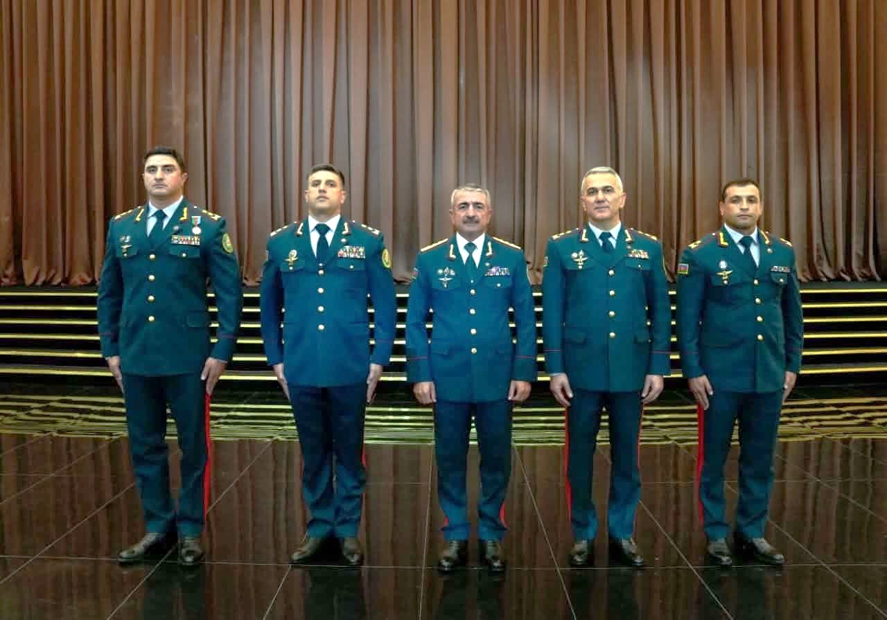 Elçin Quliyev hərbçilərə orden və medallar təqdim edib-FOTO