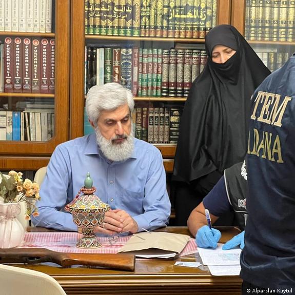 Alparslan Kuytul və həyat yoldaşı saxlanıldı – Vəqfdə əməliyyat