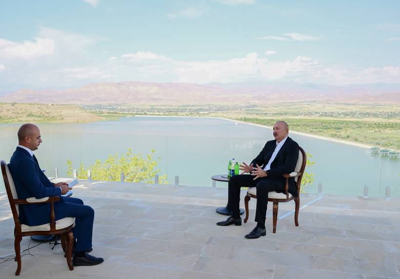 “Naxçıvan əvəzolunmaz nəqliyyat mərkəzinə çevriləcək” – İlham Əliyev