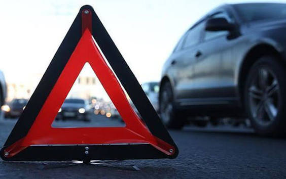 Qobustanda Hyundai dirəyə çırpıldı: Sürücü dünyasını dəyişdi