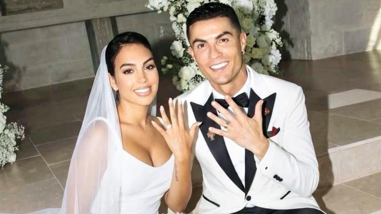 İlin nigahi baş tutdu: Ronaldo evləndi