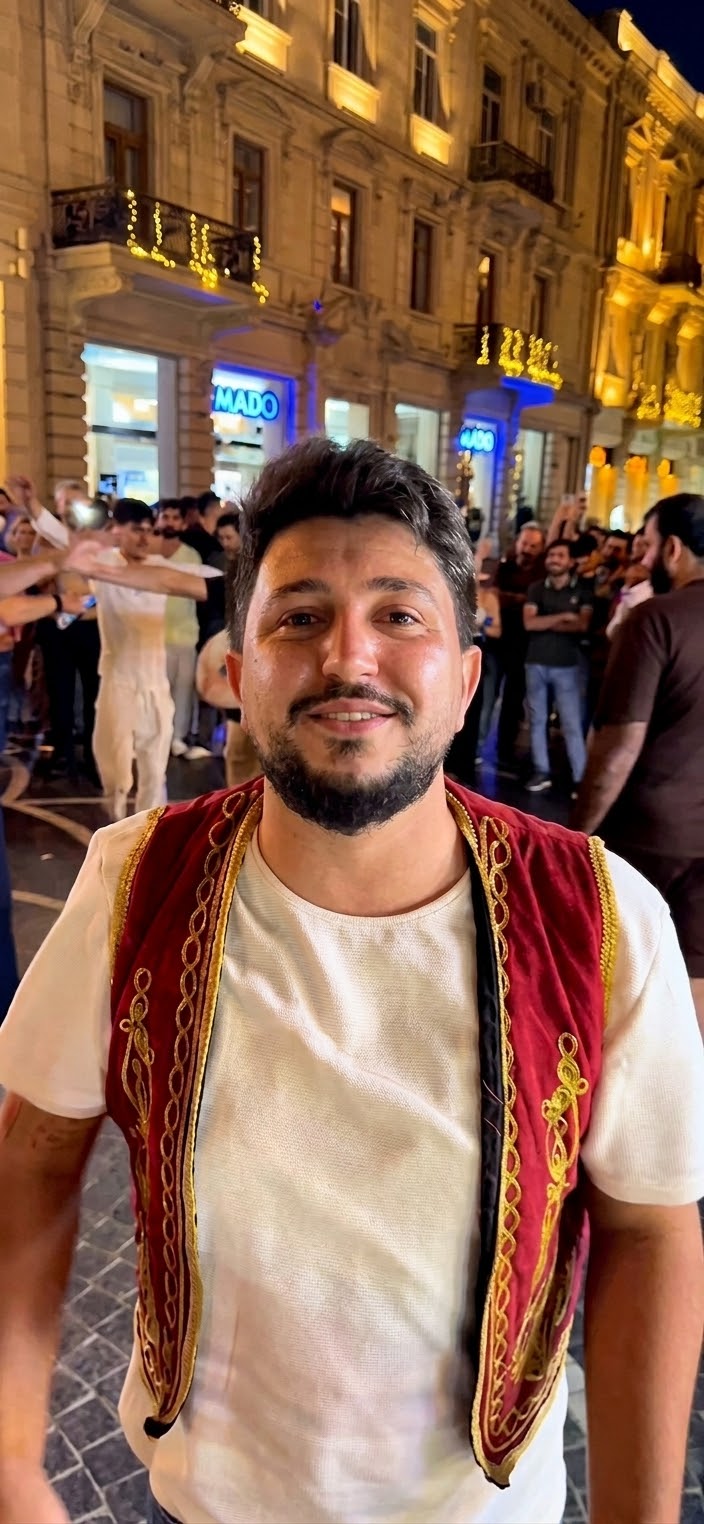 “Ədəbli dondurmacı” “Çılğın dondurmacı”ya  meydan oxudu – Tarqovuda izdiham-VİDEO