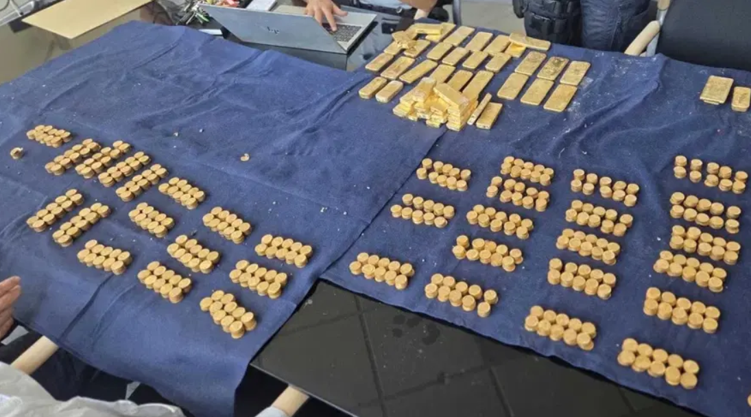 Divarı sökərkən milyonlarla avro dəyərində xəzinə tapdılar