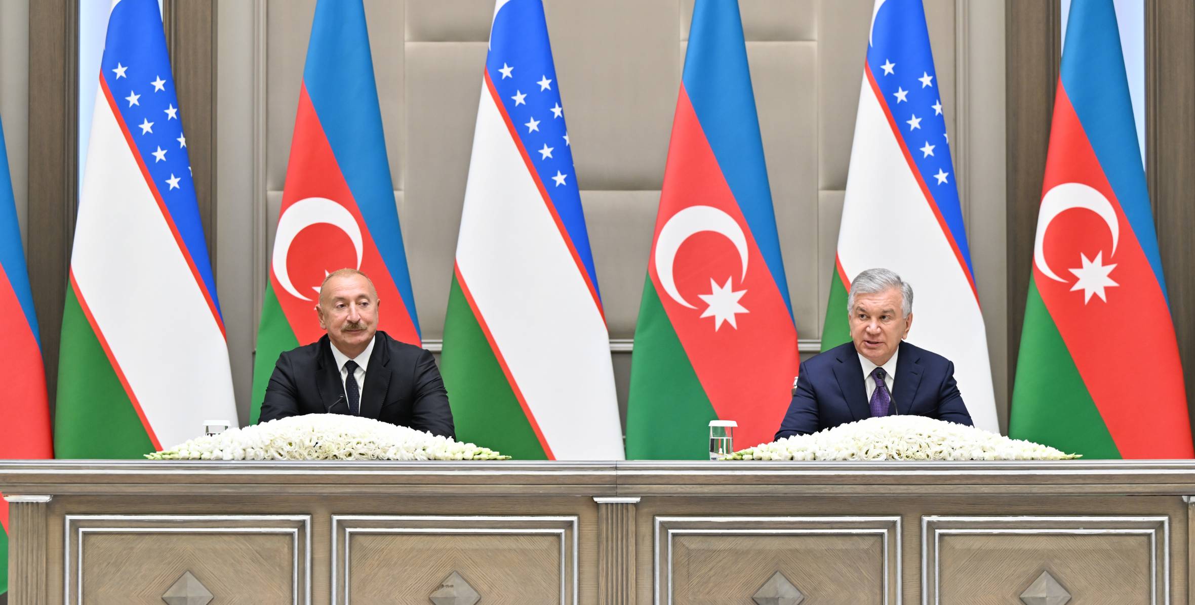 İlham Əliyev və Şavkat Mirziyoyev mətbuata bəyanat veriblər – VİDEO