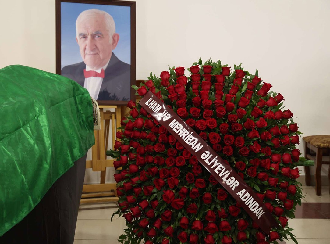 Tofiq Bakıxanovla vida mərasimi keçirilir – Prezidentdən əklil