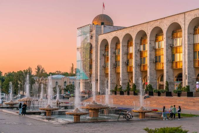 Azərbaycanlı jurnalistlər Bişkekə yollandı
