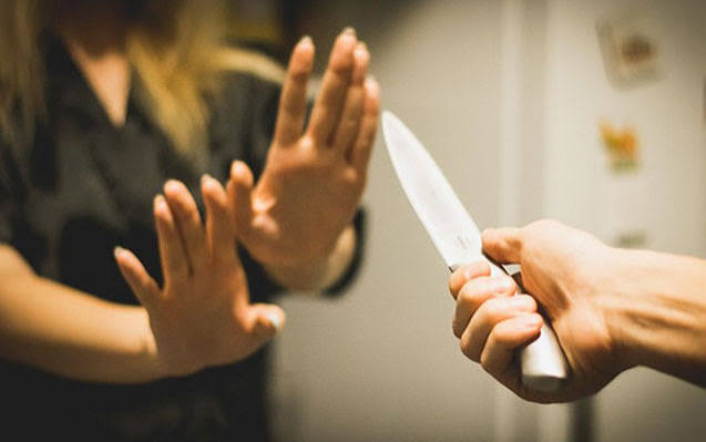 Xırdalanda ailə faciəsi: ər əvvəl arvadını, sonra özünü öldürdü