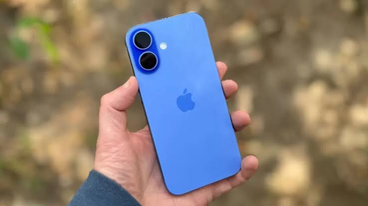 18 yaşlı gənc azyaşlının “iPhone 16″sını alıb satdı