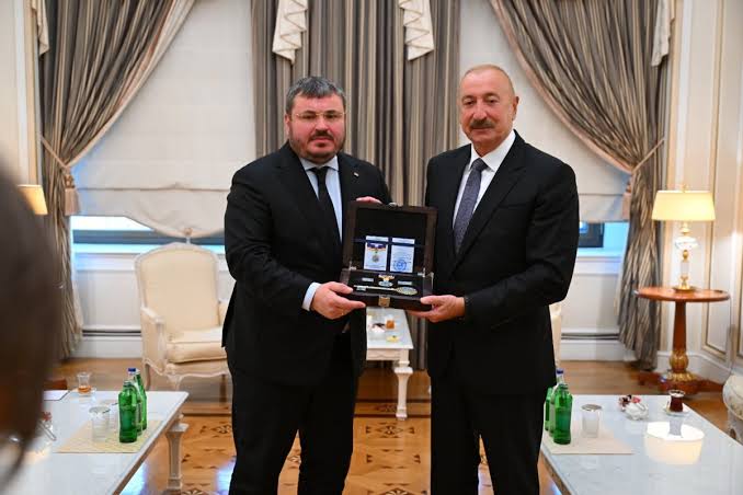 İlham Əliyevə İrpen şəhərinin fəxri vətəndaşı vəsiqəsi təqdim edildi