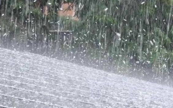 Azərbaycanda leysan və dolu yağdı – Faktiki hava açıqlandı