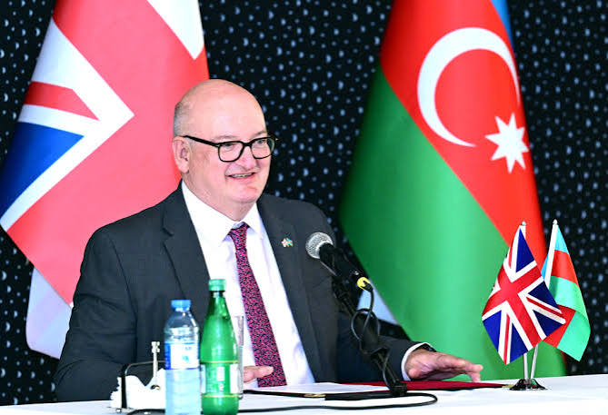 “Mən bura gəlməzdən qabaq bir ildən çox Azərbaycan dilini öyrəndim”-Britaniyalı səfir