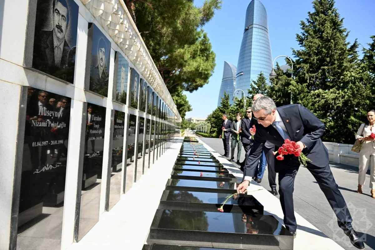 ATƏT sədri Şəhidlər xiyabanını ziyarət etdi-FOTO