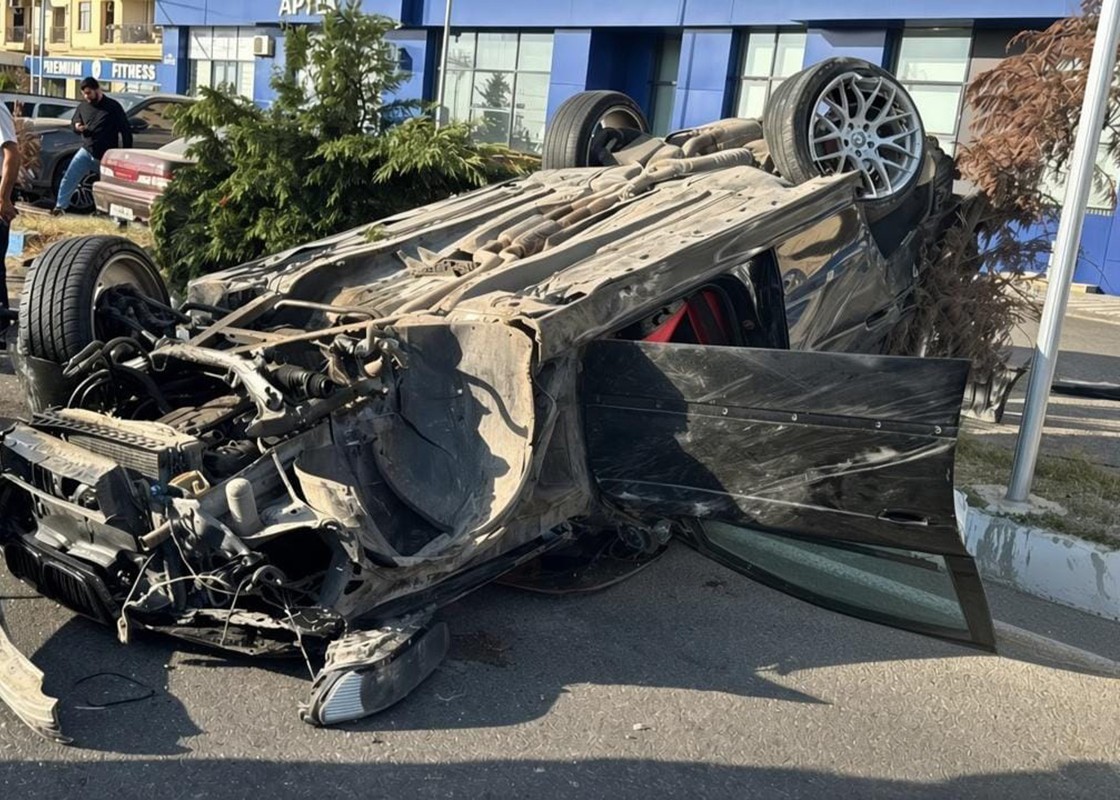 Sumqayıtda zəncirvari qəza: “BMW” aşdı, xəsarət alanlar var