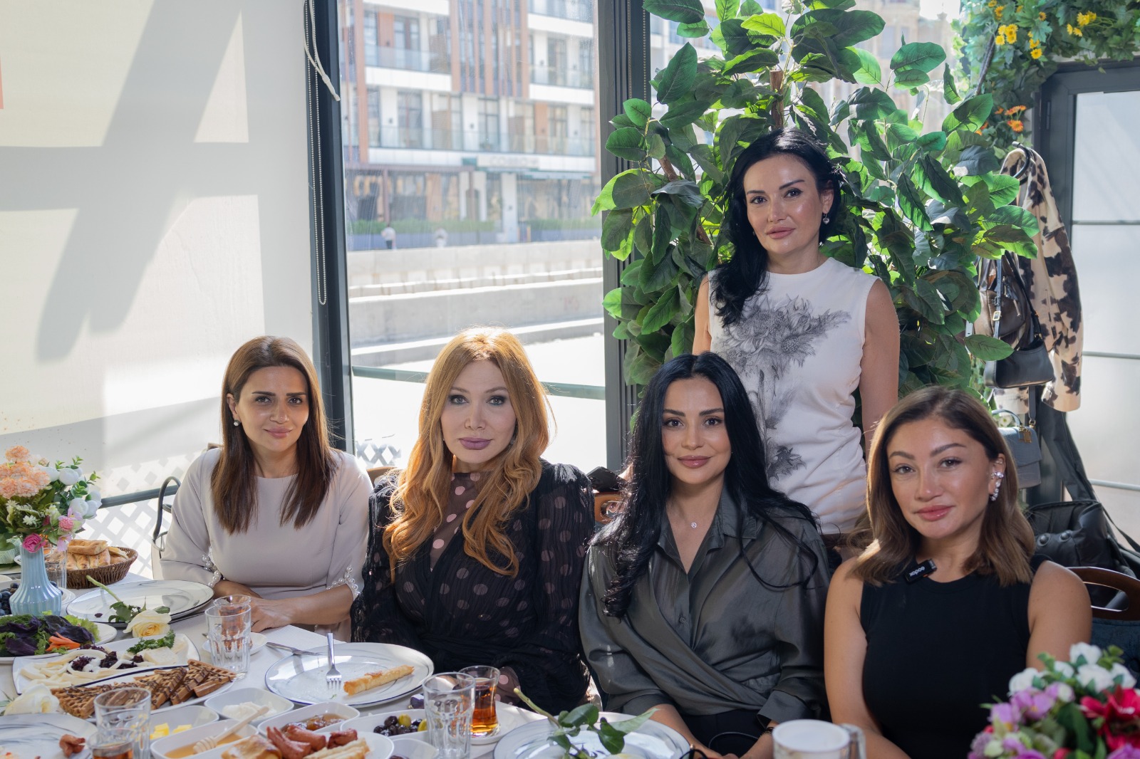 “Mən xərçəngə qalib gəldim”: Süd vəzi xərçəngini geridə qoyan qadınlar bir araya gəldi-FOTO