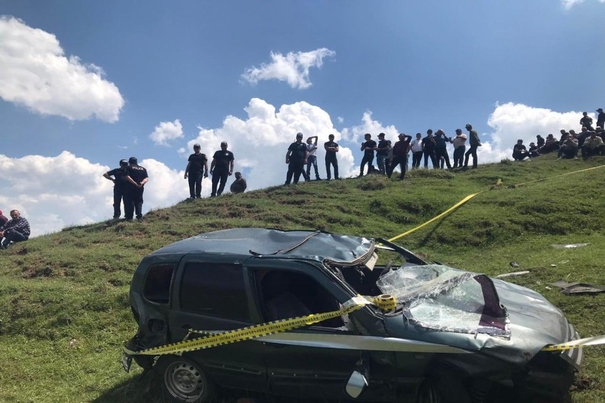 Göygöldə avtomobil yoldan çıxaraq aşıb, 3 nəfər xəsarət alıb
