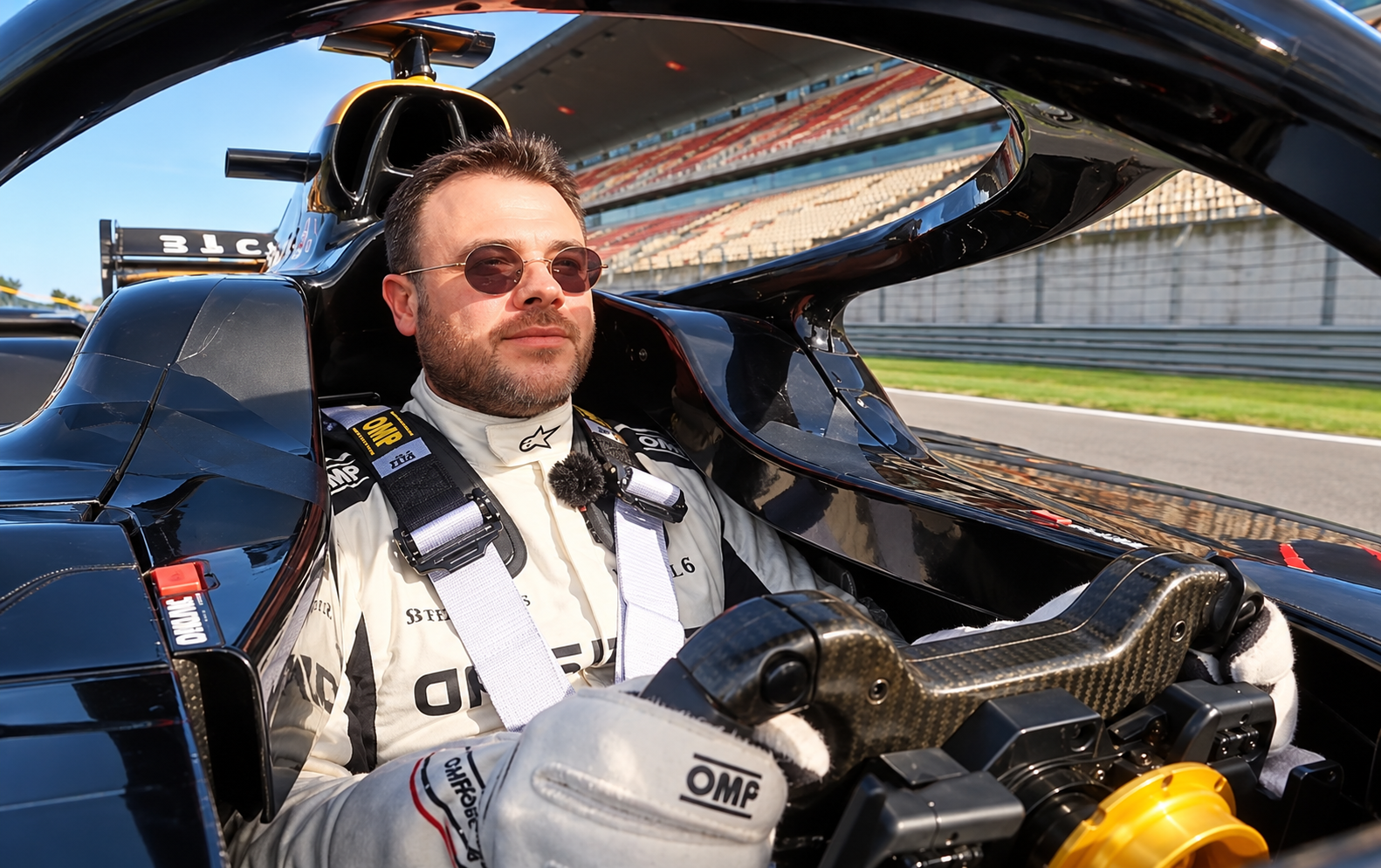Emin Ağalarov Formula 1 bolidi idarə etdi – VİDEO