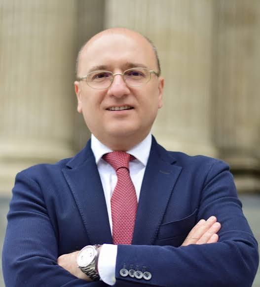 Müdafiə Nazirliyinin sabiq rəisi və 3 əməkdaşına qarşı 1 milyonluq ittiham
