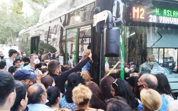 Bakıda avtobus problemi: 2530 avtobus niyə sərnişinlərin gözləmə müddətini azaltmır?