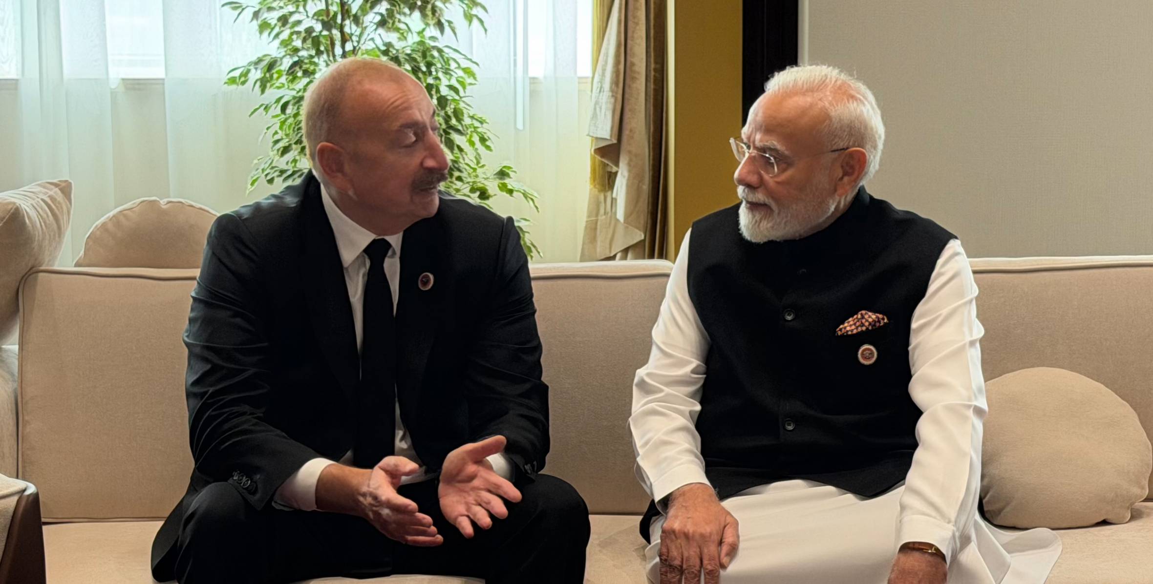 İlham Əliyev Narendra Modi ilə görüşüb