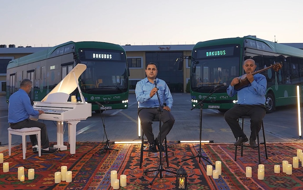 Sükan arxasında deyil, səhnədə – BakuBus sürücülərinin ifası-VİDEO
