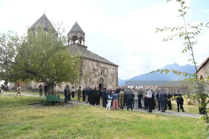 Diplomatlar Xudavəng monastırını ziyarət etdi-FOTO