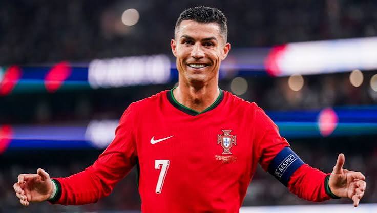 Ronaldo azarkeşlərin davranışına sərt reaksiya verdi: “Bu, artıq futbol deyil”
