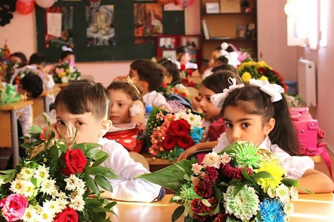 Yeni dərs ili başladı: 124 min uşaq birinci sinfə başladı-VİDEO